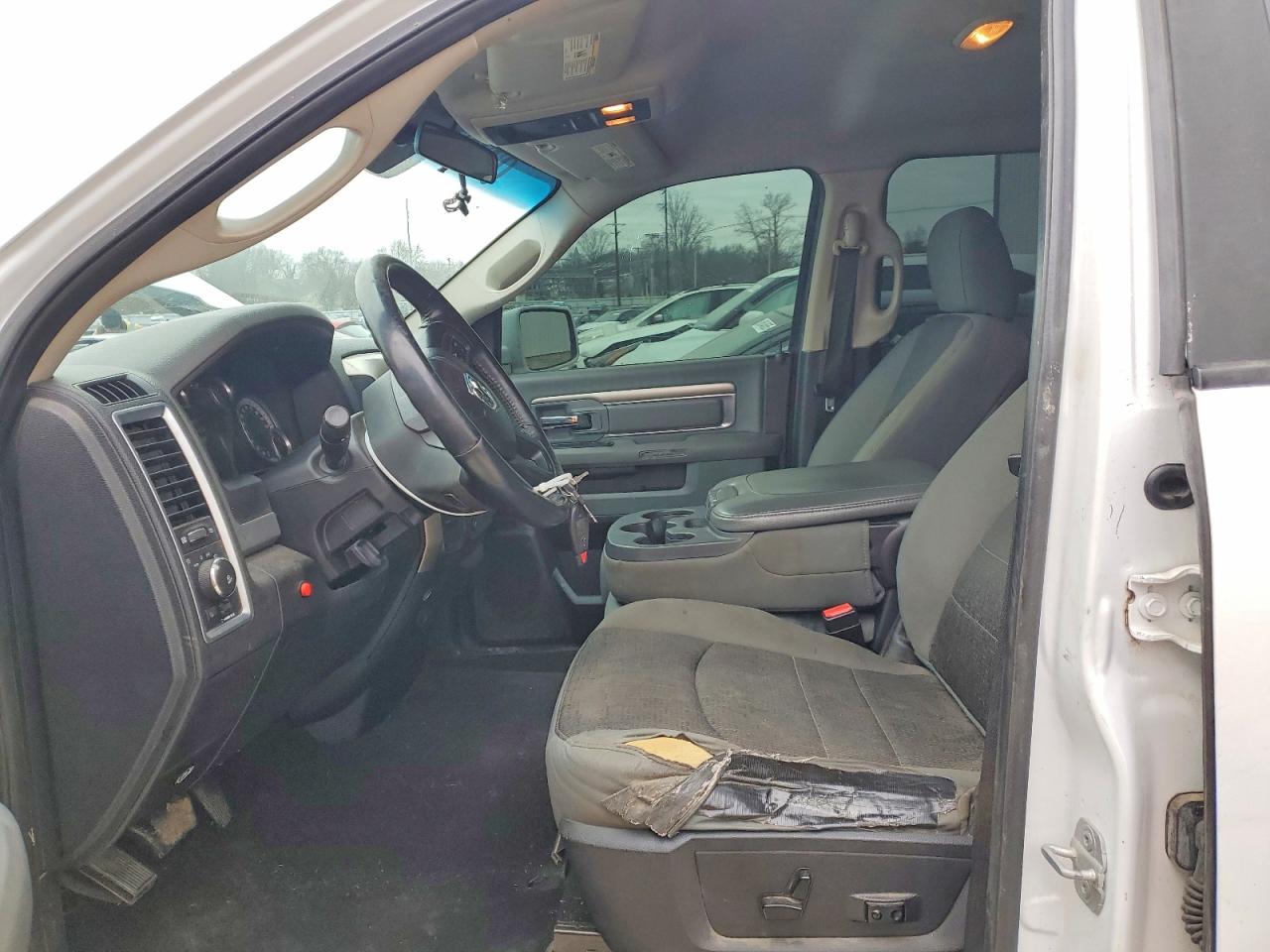 2013 RAM 1500 SLT photo 7