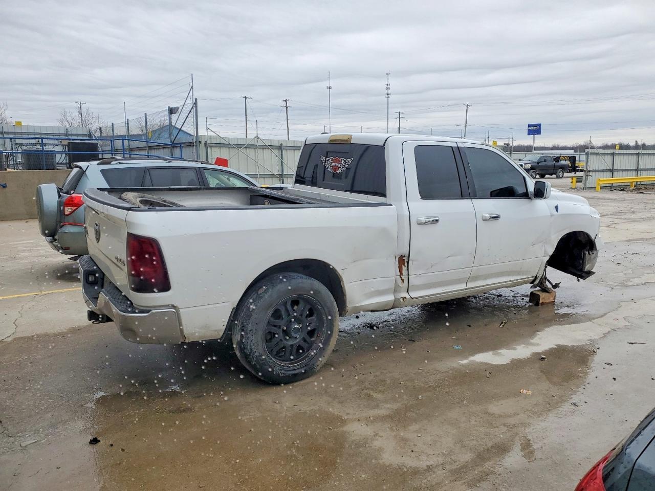2013 RAM 1500 SLT photo 3