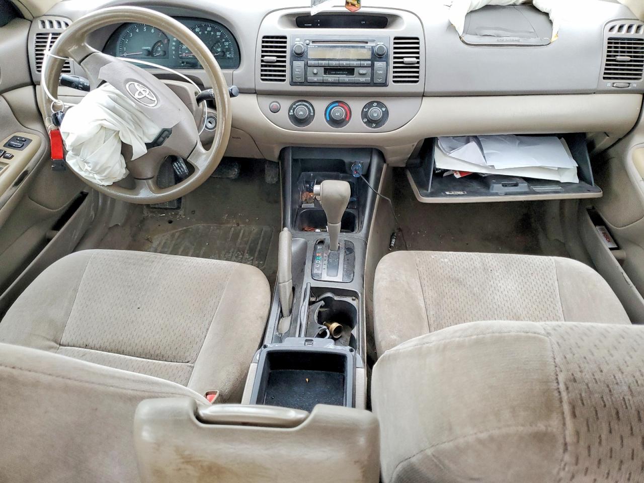 2003 TOYOTA CAMRY LE photo 8