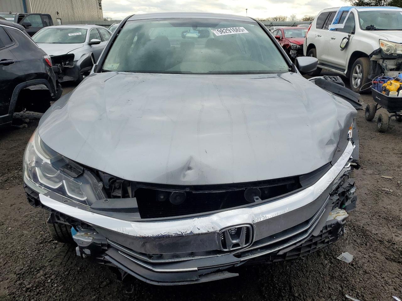 2017 HONDA ACCORD LX photo 5