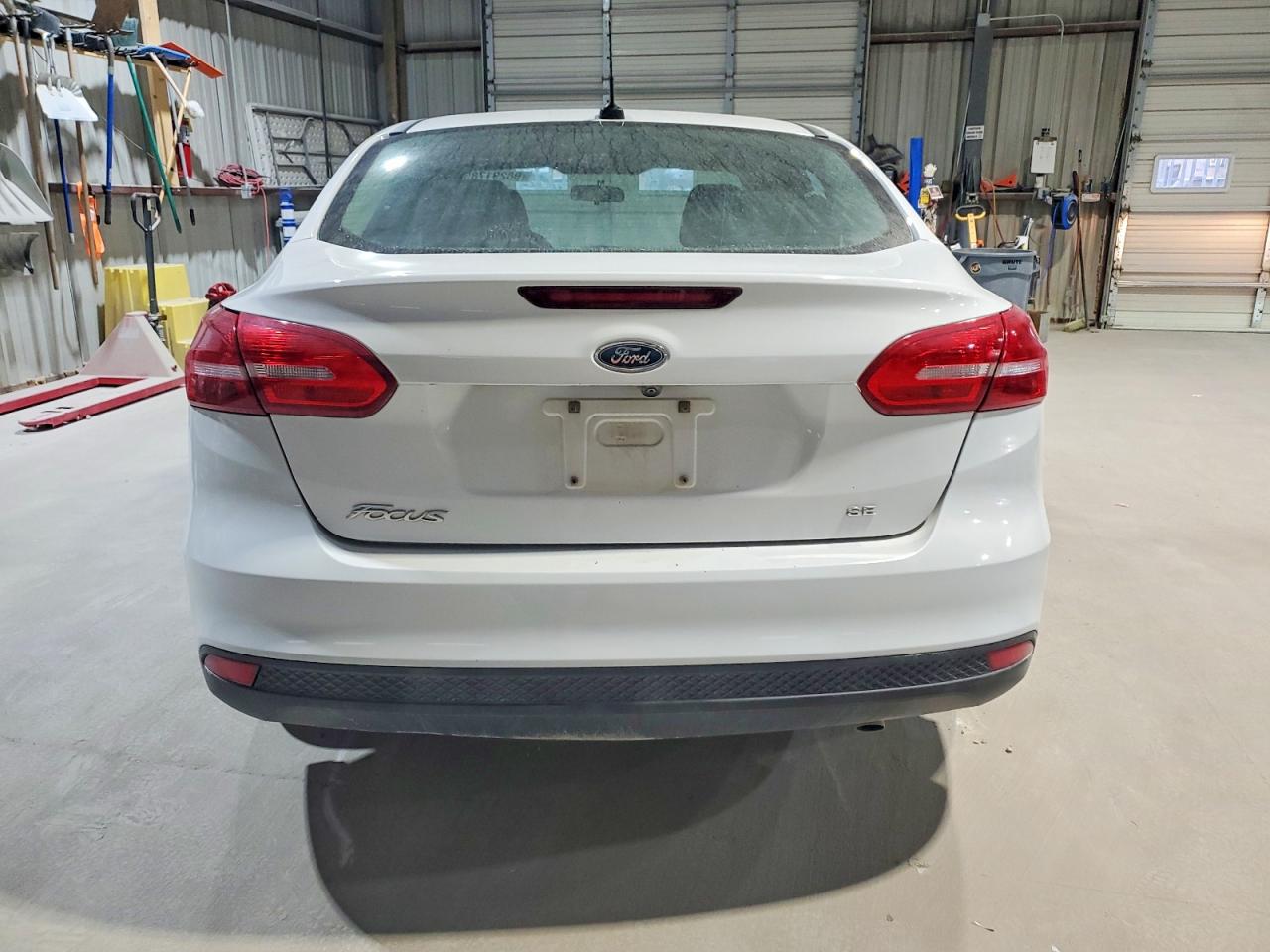 2017 FORD FOCUS SE photo 6
