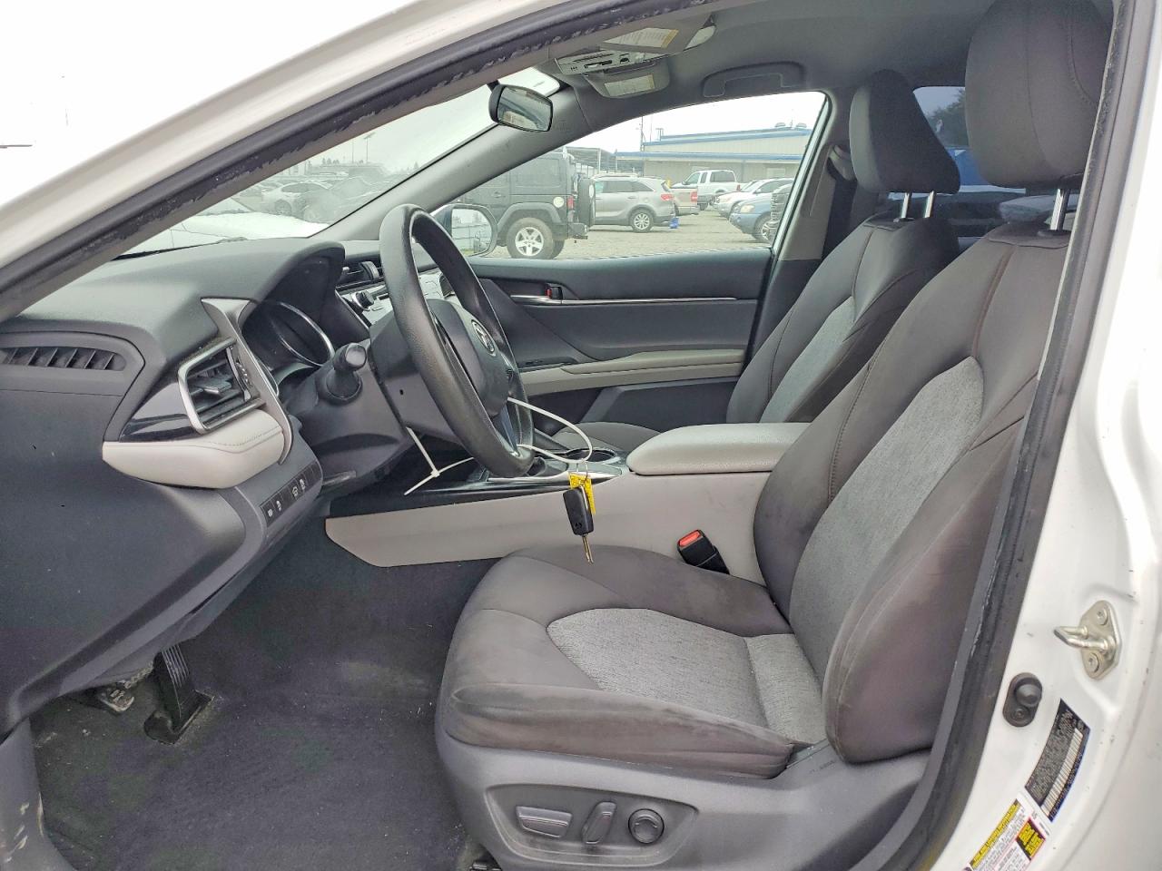 2020 TOYOTA CAMRY LE photo 7
