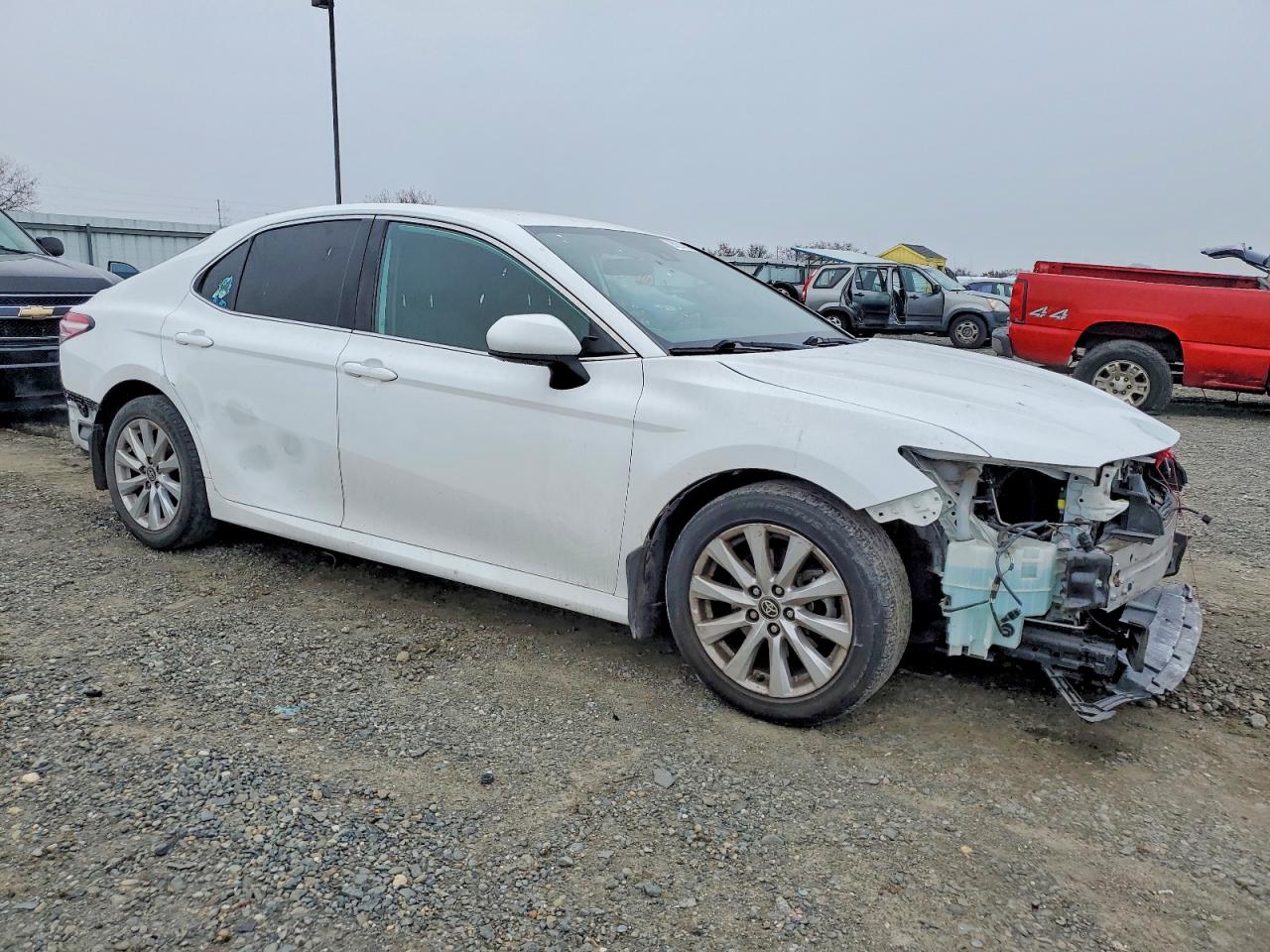 2020 TOYOTA CAMRY LE photo 4