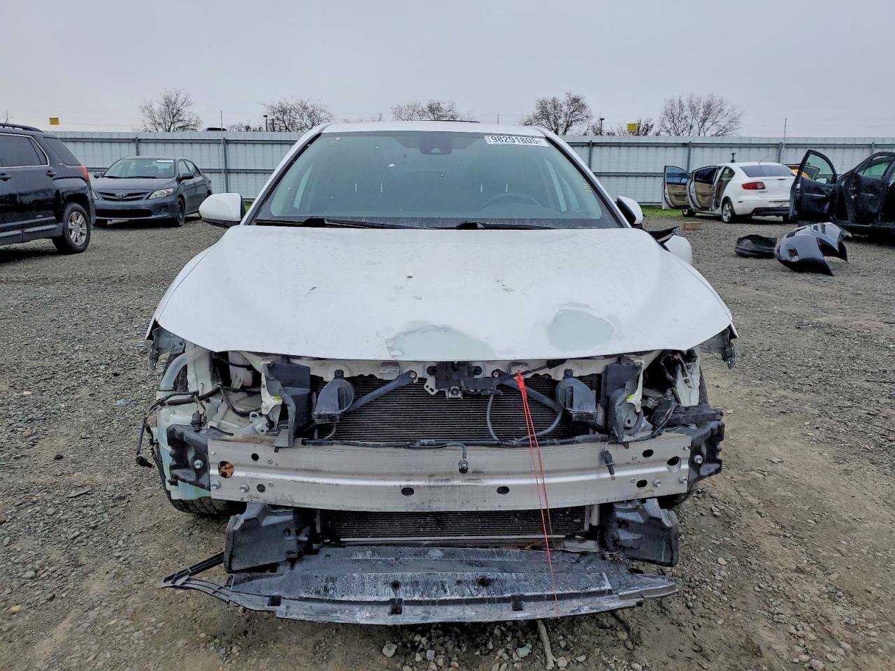 2020 TOYOTA CAMRY LE photo 5