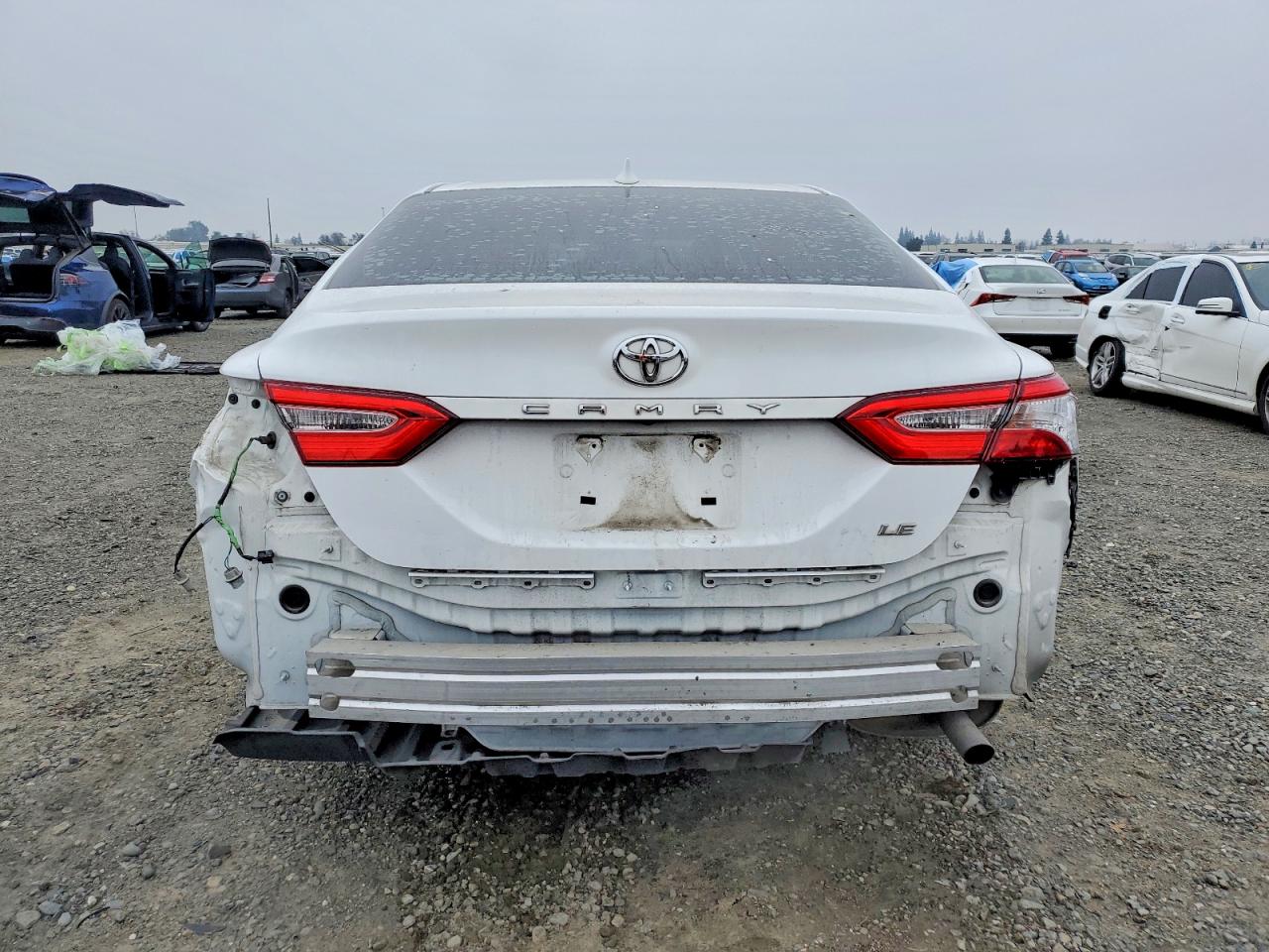 2020 TOYOTA CAMRY LE photo 6