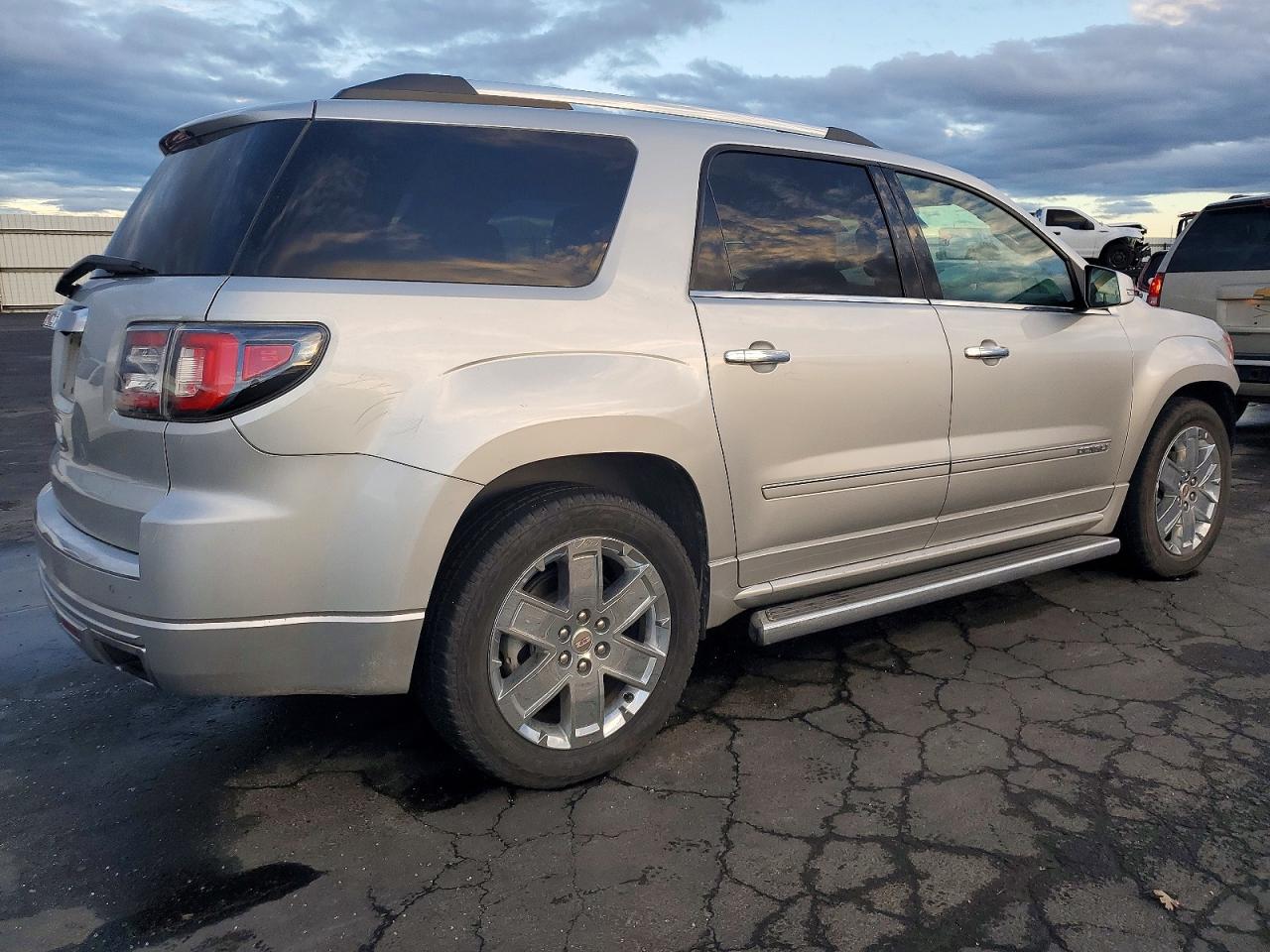2016 GMC ACADIA DENALI photo 3