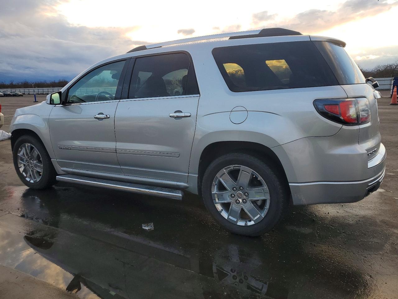 2016 GMC ACADIA DENALI photo 2