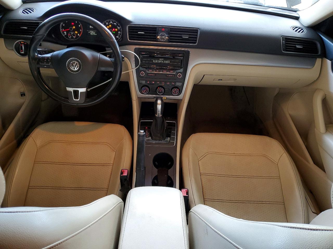 2014 VOLKSWAGEN PASSAT S photo 8