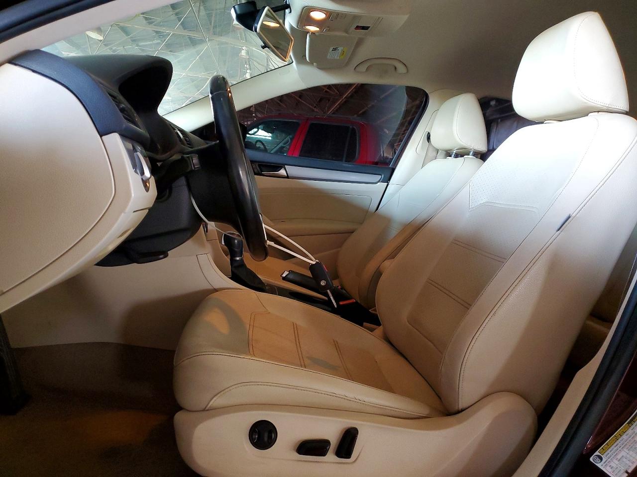 2014 VOLKSWAGEN PASSAT S photo 7