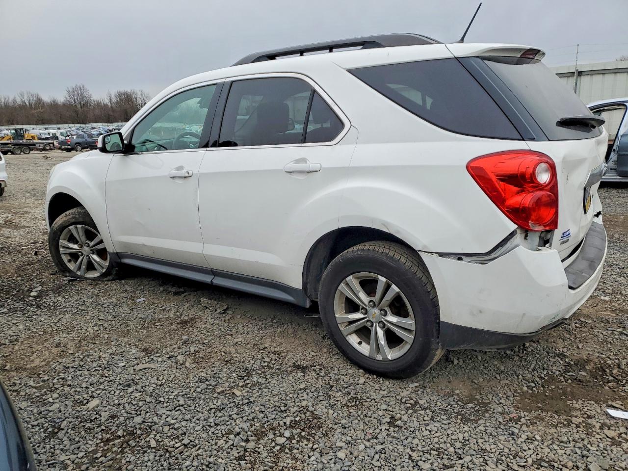 2014 CHEVROLET EQUINOX LT photo 2