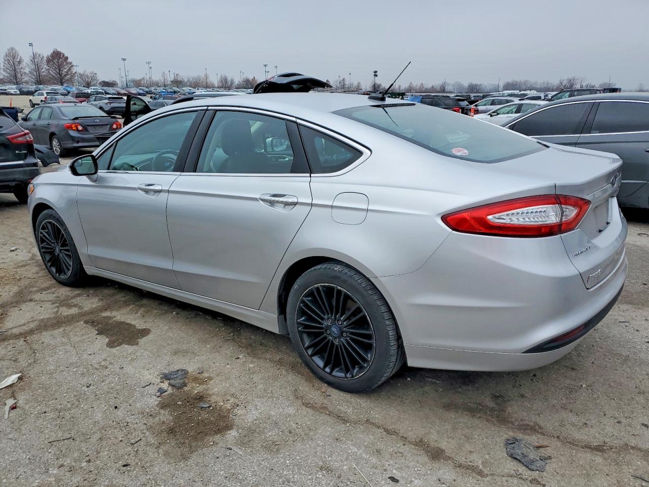 2014 FORD FUSION SE photo 2