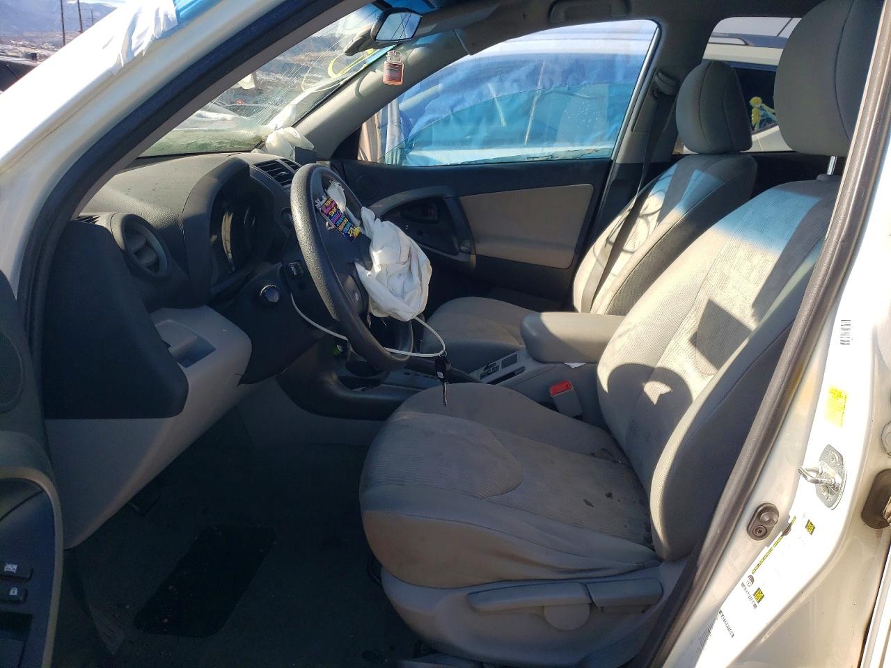 2011 TOYOTA RAV4 photo 13