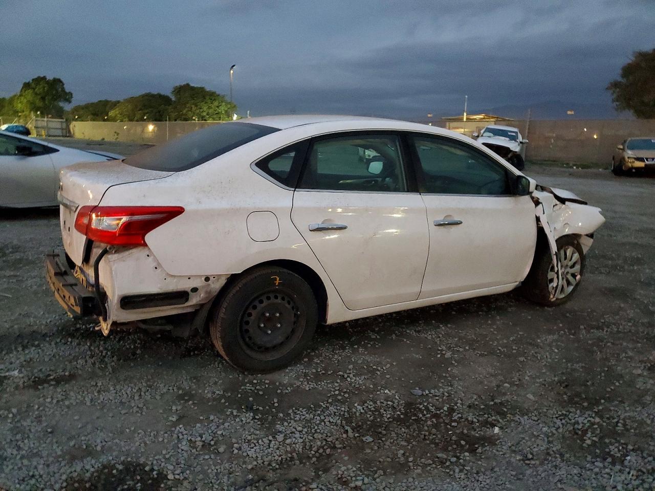 2019 NISSAN SENTRA S photo 3