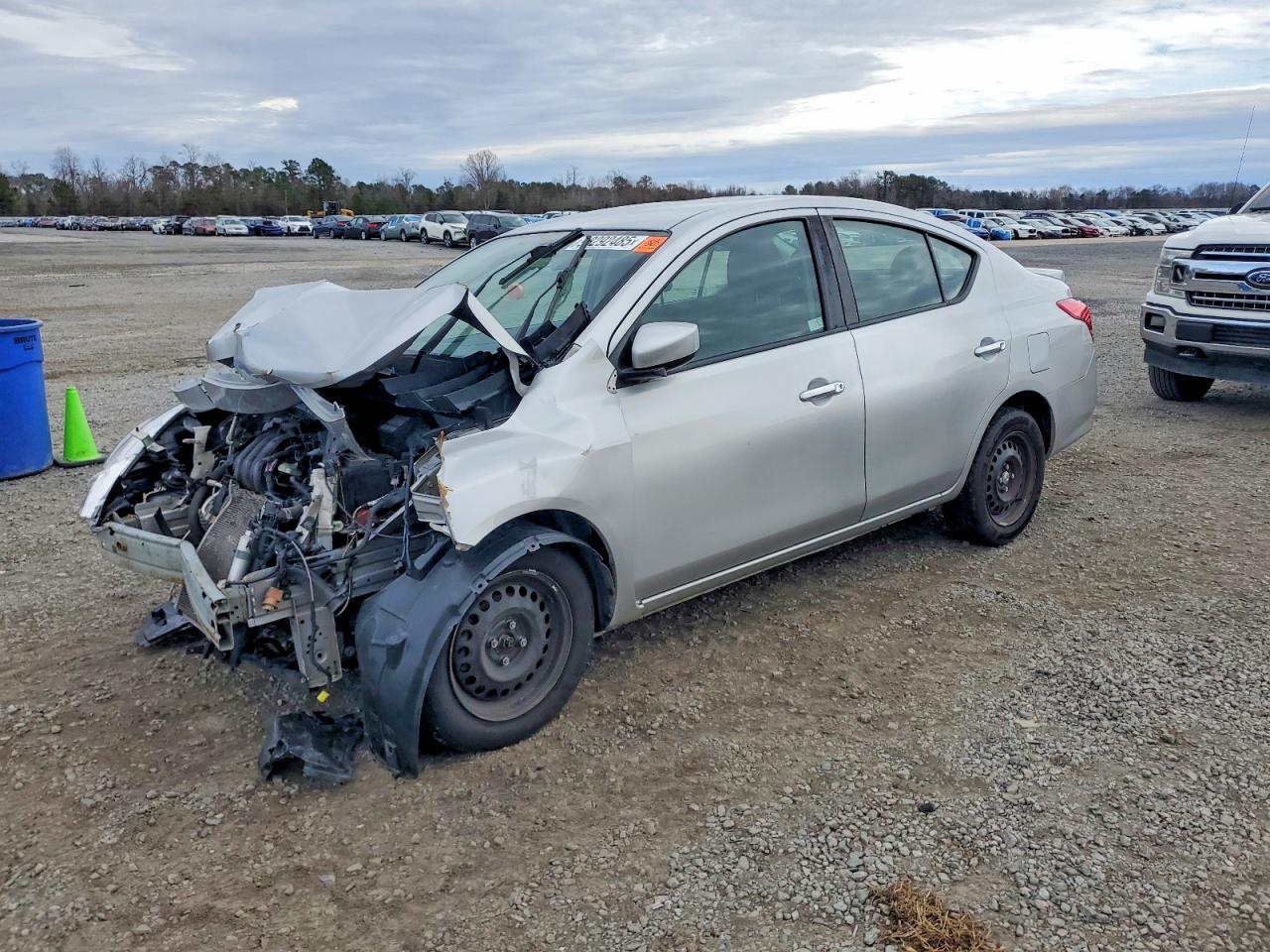 2019 NISSAN VERSA