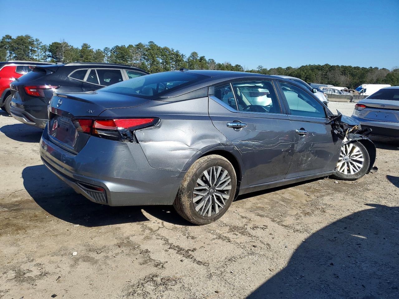 2024 NISSAN ALTIMA SV photo 3