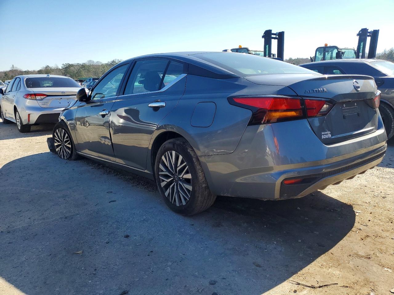 2024 NISSAN ALTIMA SV photo 2
