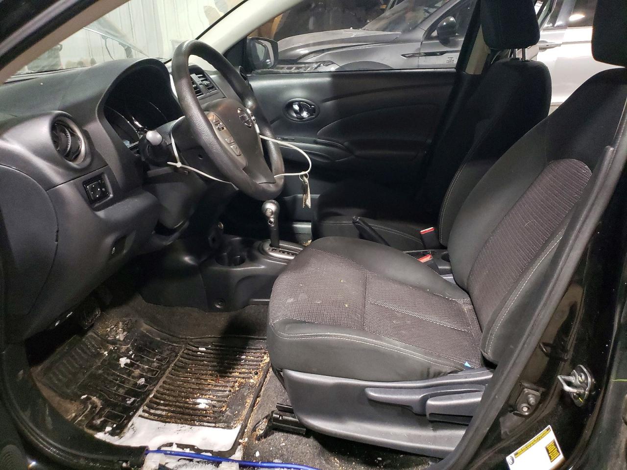 2019 NISSAN VERSA S photo 7