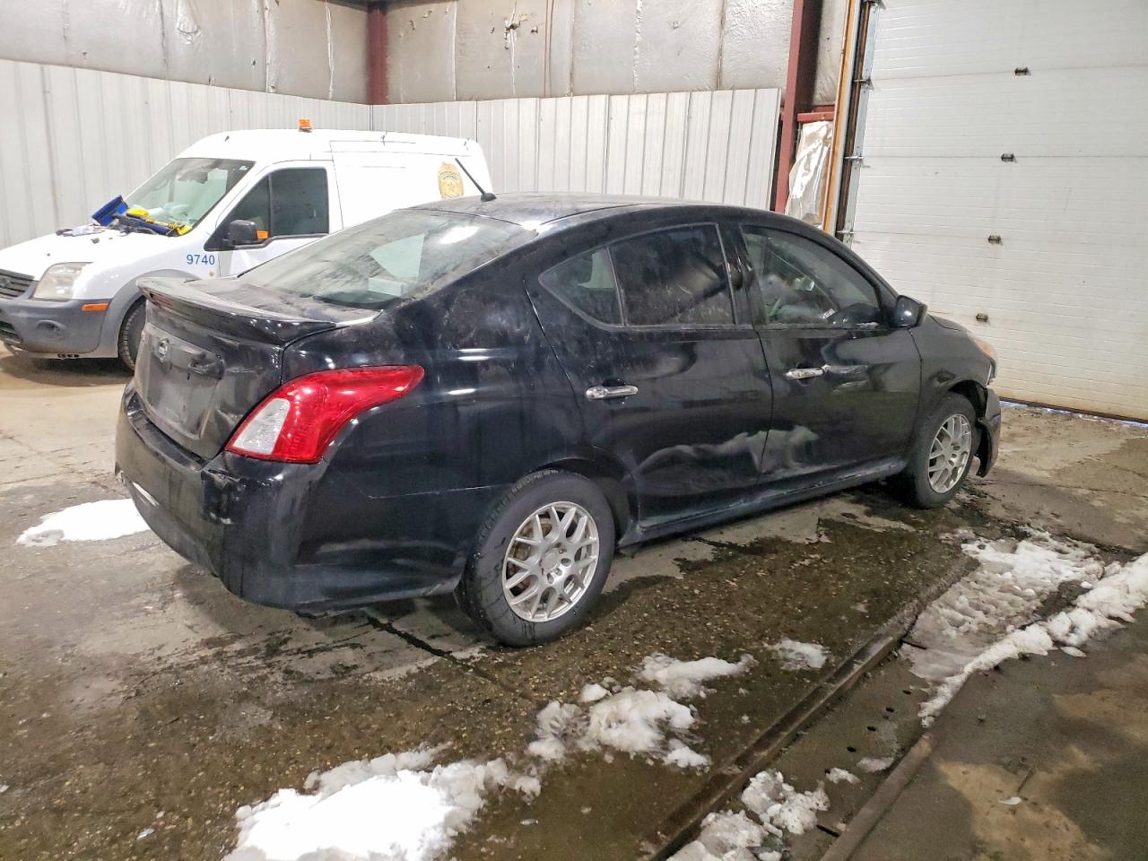 2019 NISSAN VERSA S photo 3