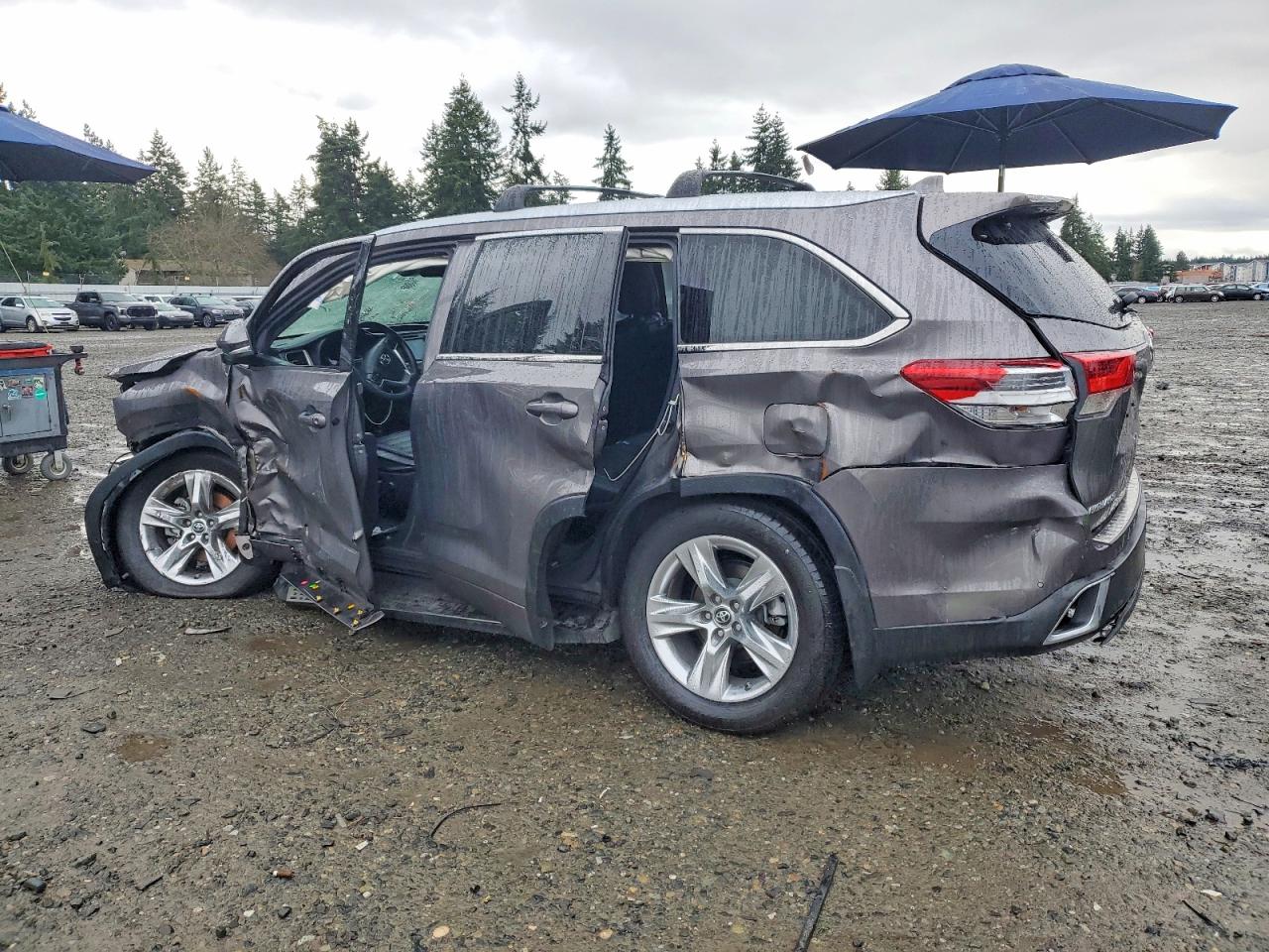 2017 TOYOTA HIGHLANDER LIMITED photo 2