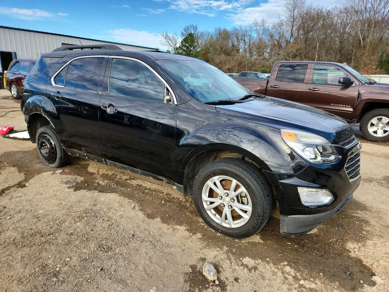 2017 CHEVROLET EQUINOX LT photo 4
