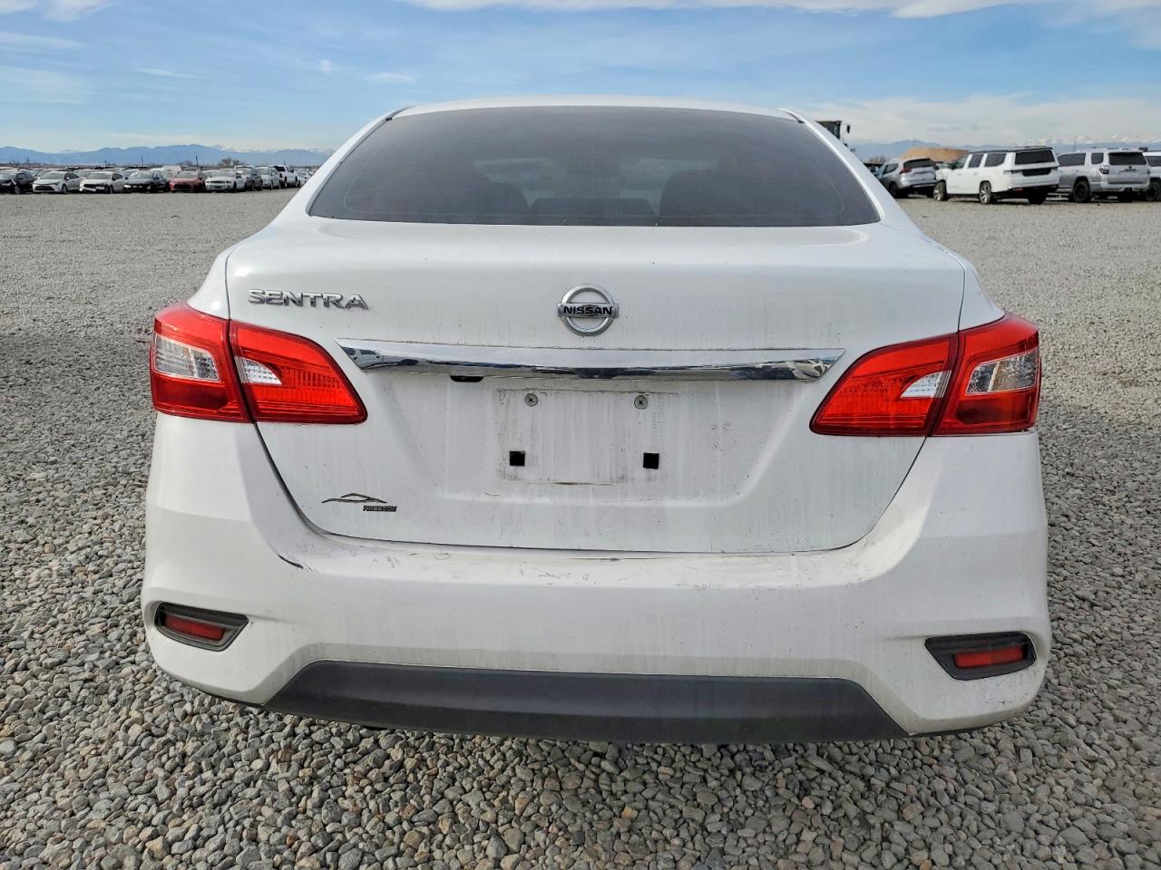 2018 NISSAN SENTRA S photo 6