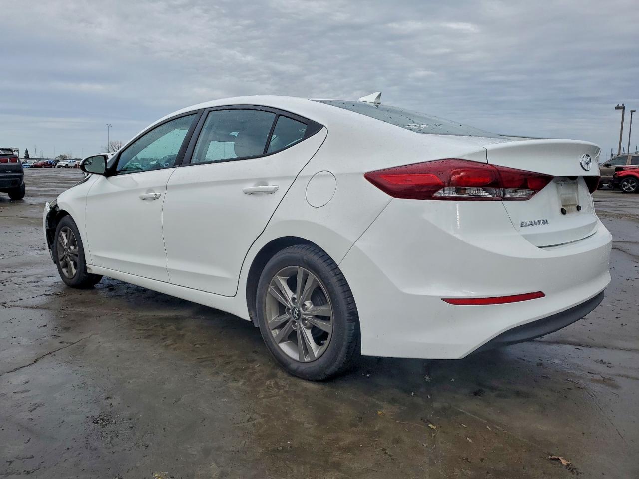 2017 HYUNDAI ELANTRA SE photo 2