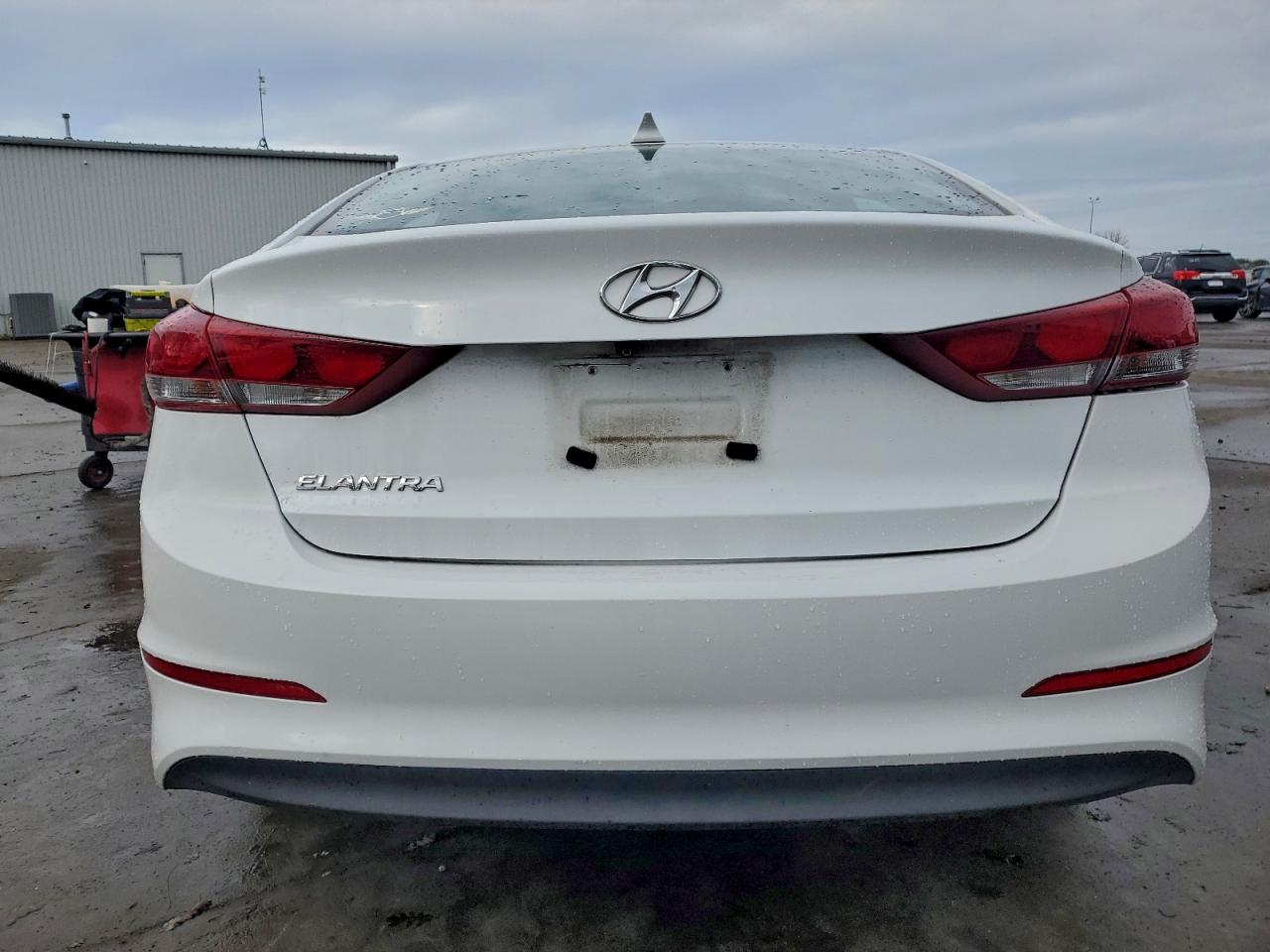 2017 HYUNDAI ELANTRA SE photo 6