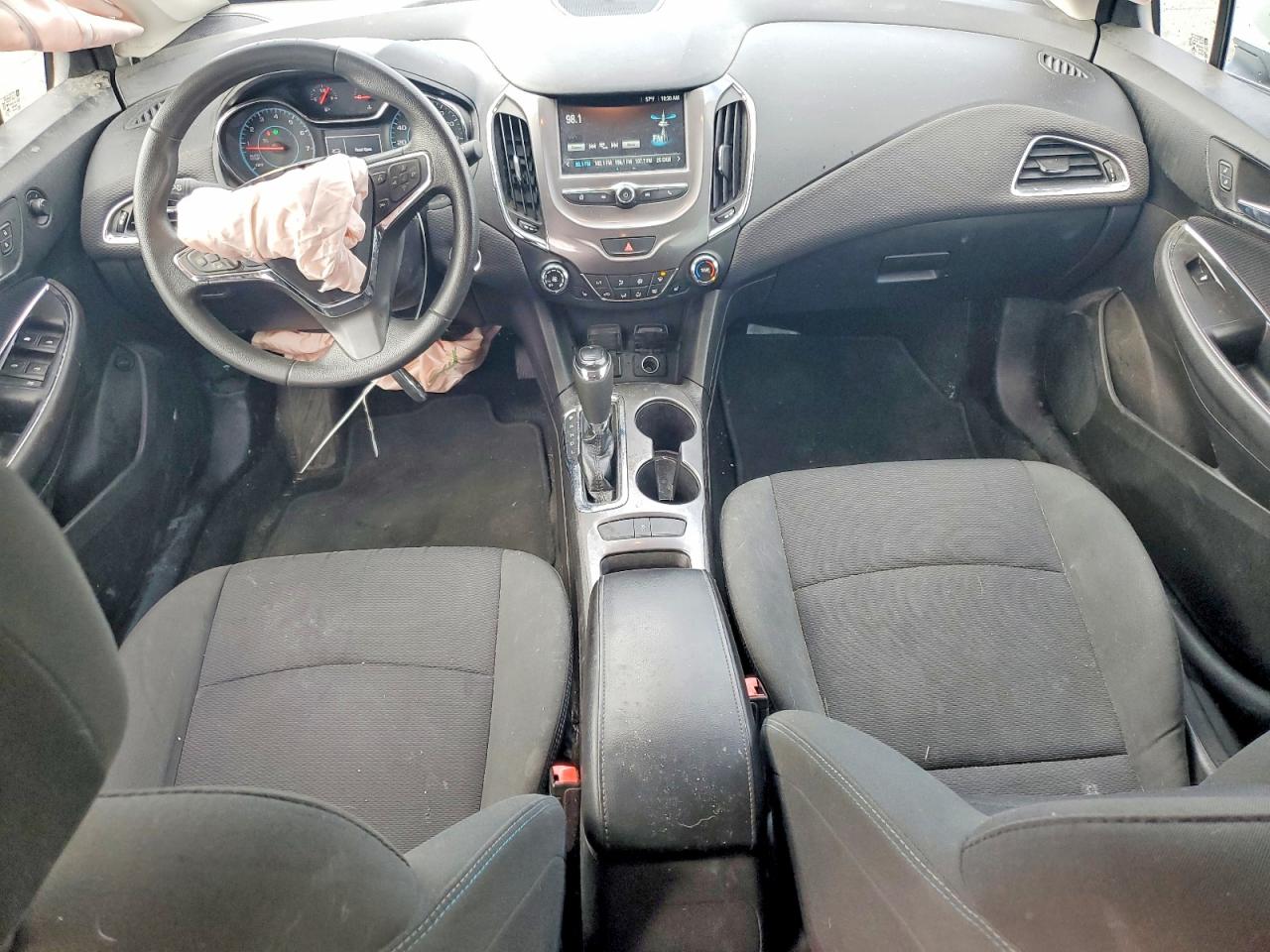2017 CHEVROLET CRUZE LT photo 8