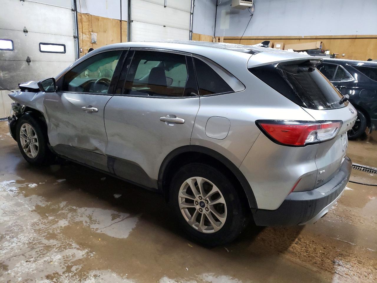 2022 FORD ESCAPE SE photo 2