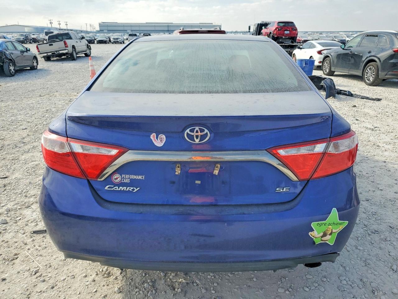 2016 TOYOTA CAMRY LE photo 6