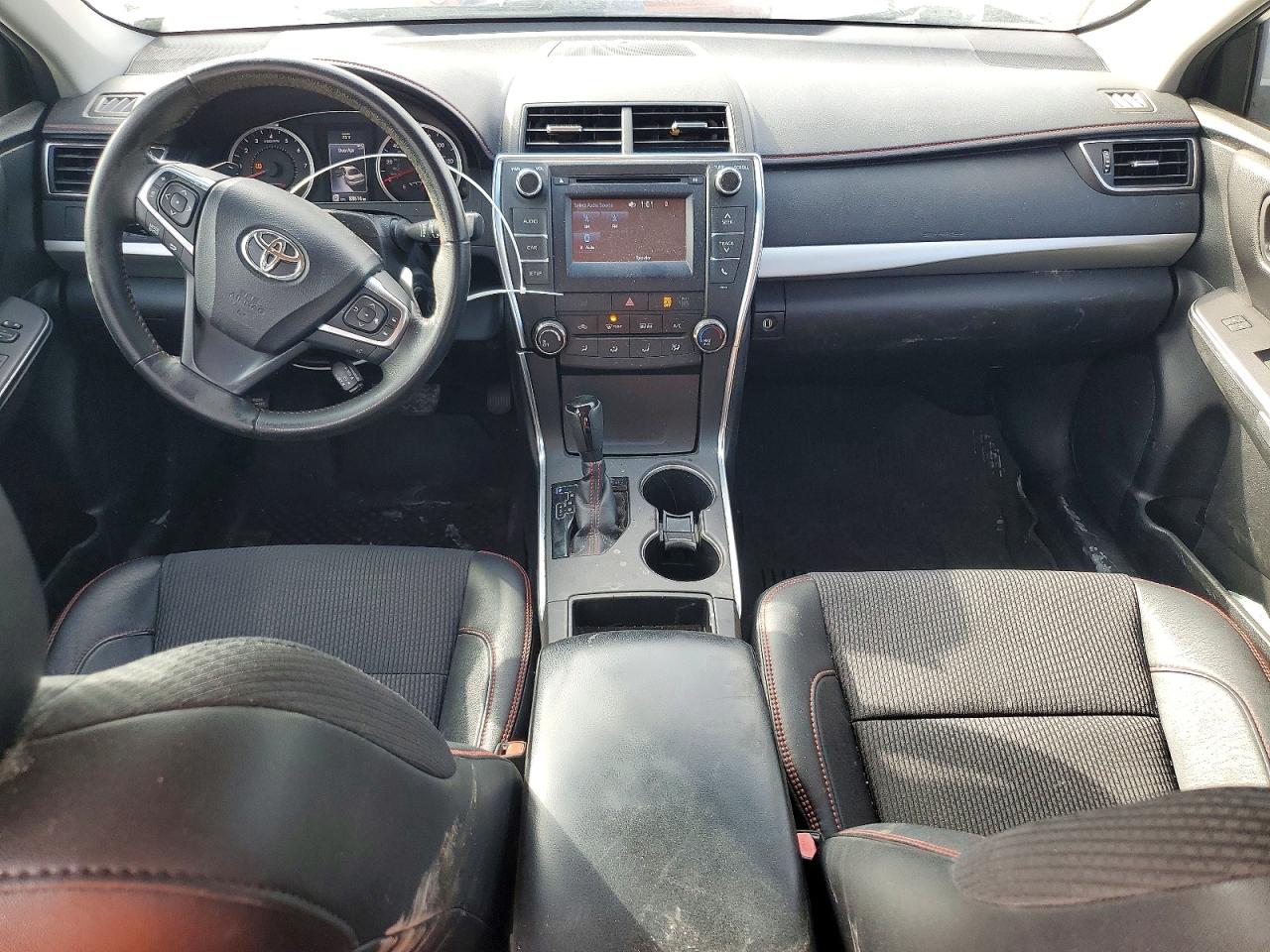 2016 TOYOTA CAMRY LE photo 8