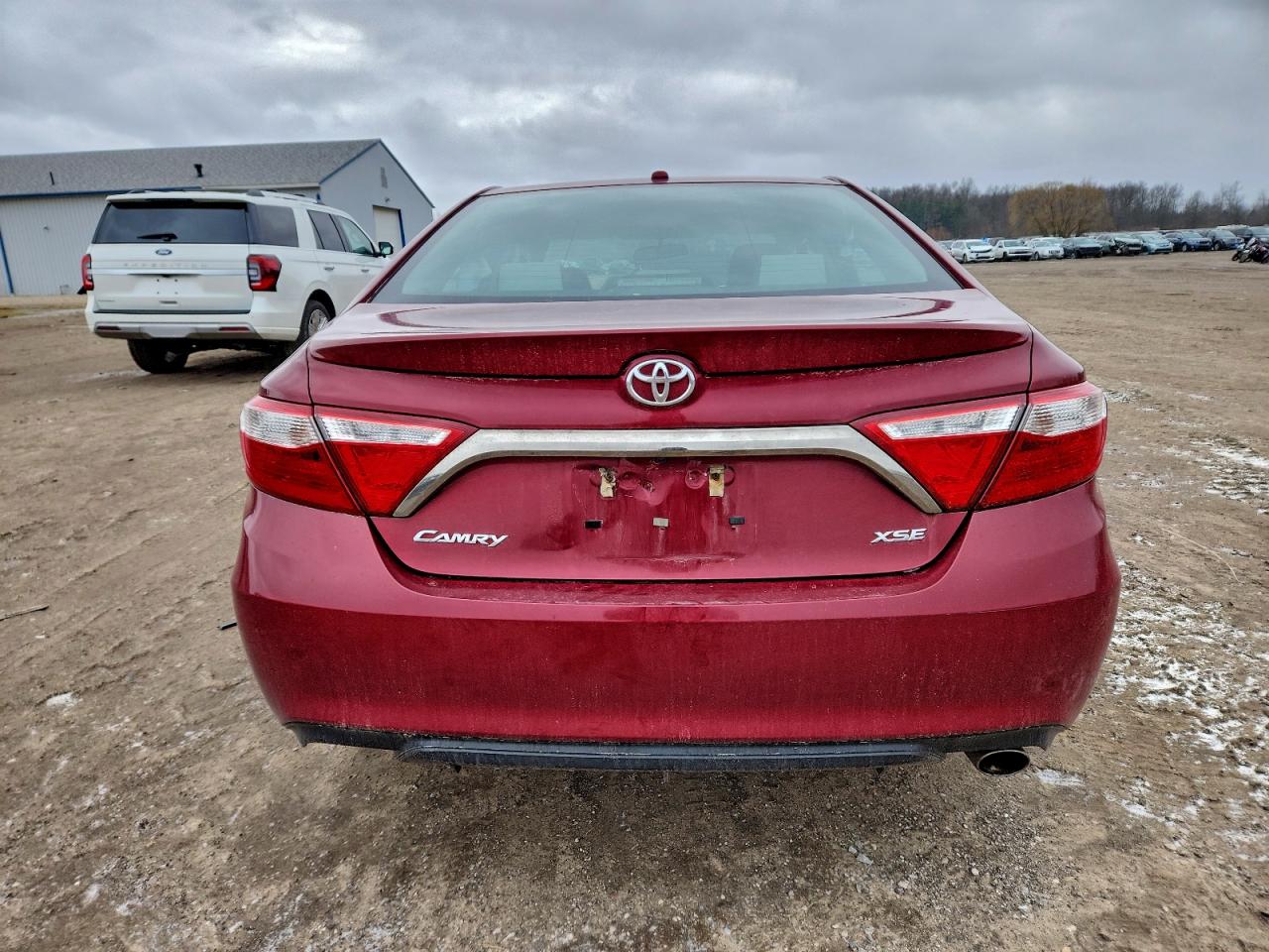 2015 TOYOTA CAMRY LE photo 6