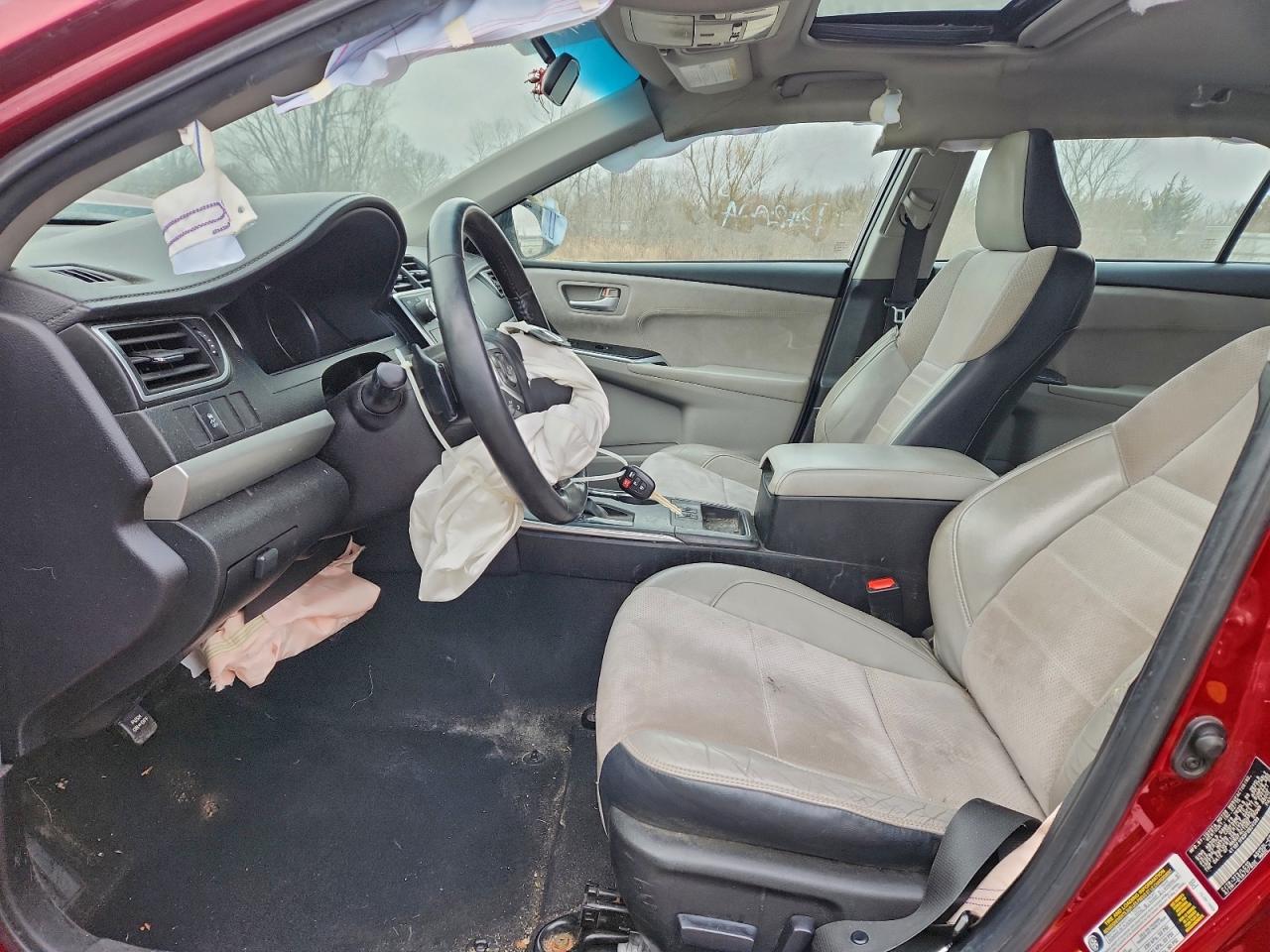2015 TOYOTA CAMRY LE photo 7