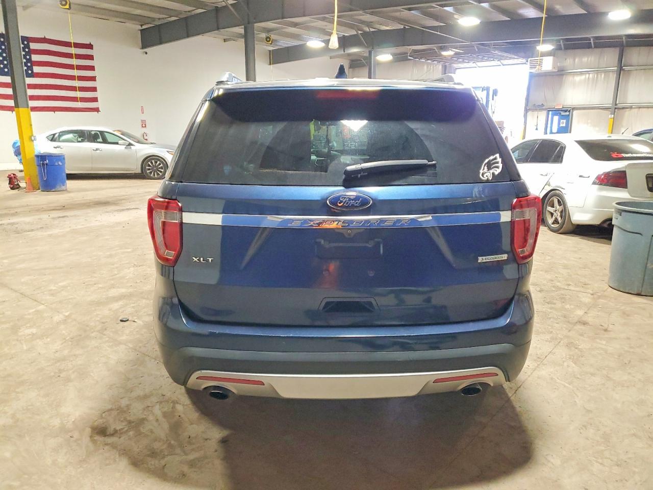2017 FORD EXPLORER XLT photo 6