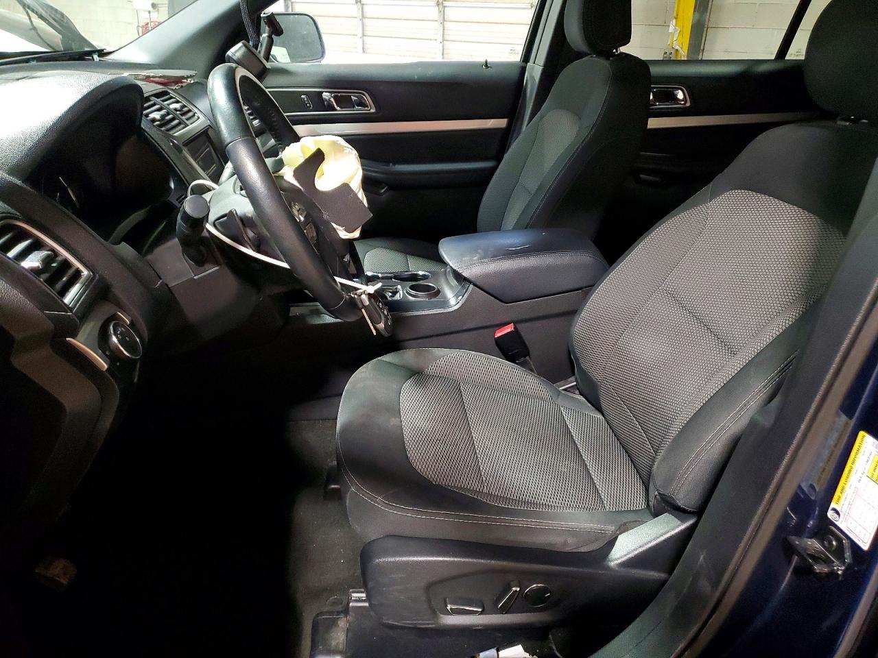 2017 FORD EXPLORER XLT photo 7