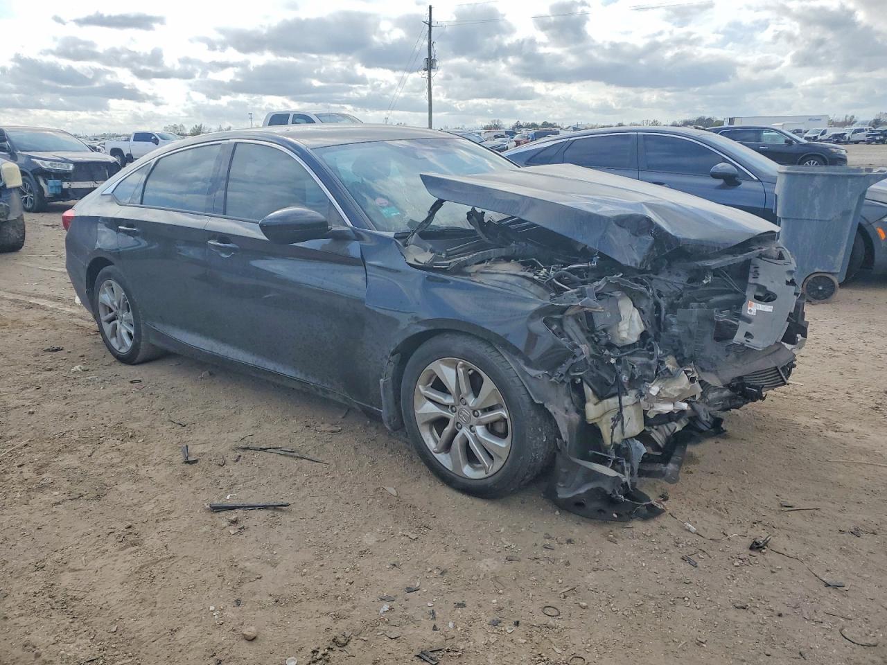2020 HONDA ACCORD LX photo 4