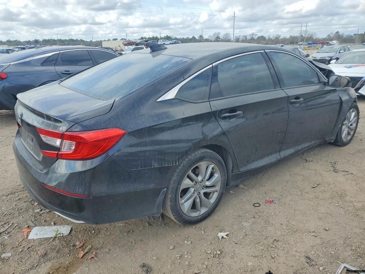 2020 HONDA ACCORD LX photo 3