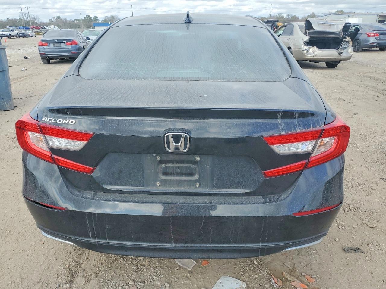 2020 HONDA ACCORD LX photo 6