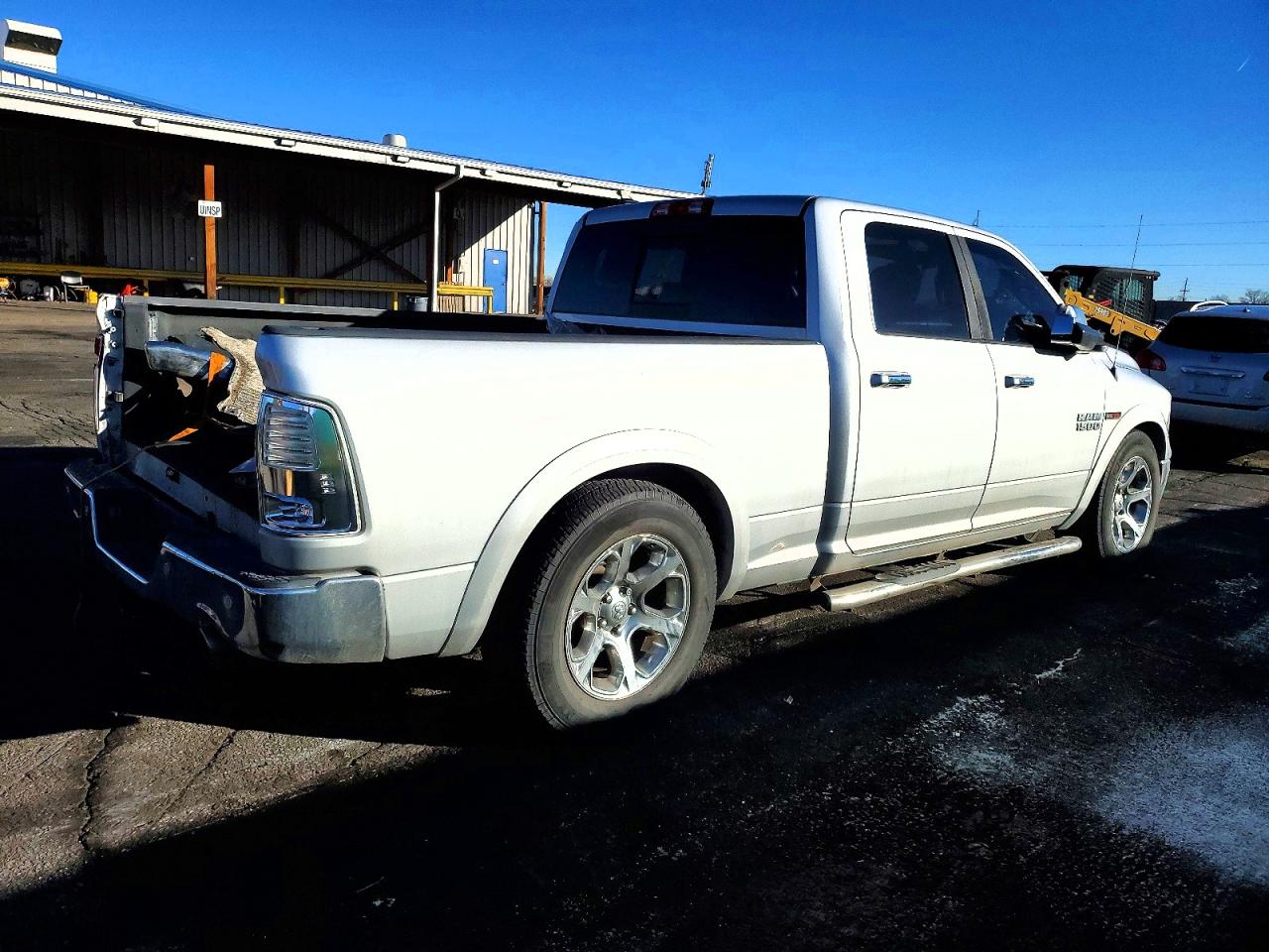 2016 RAM 1500 LARAMIE photo 3