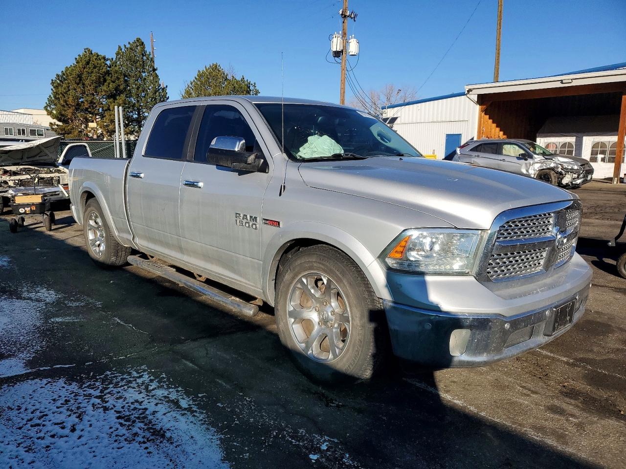2016 RAM 1500 LARAMIE photo 4