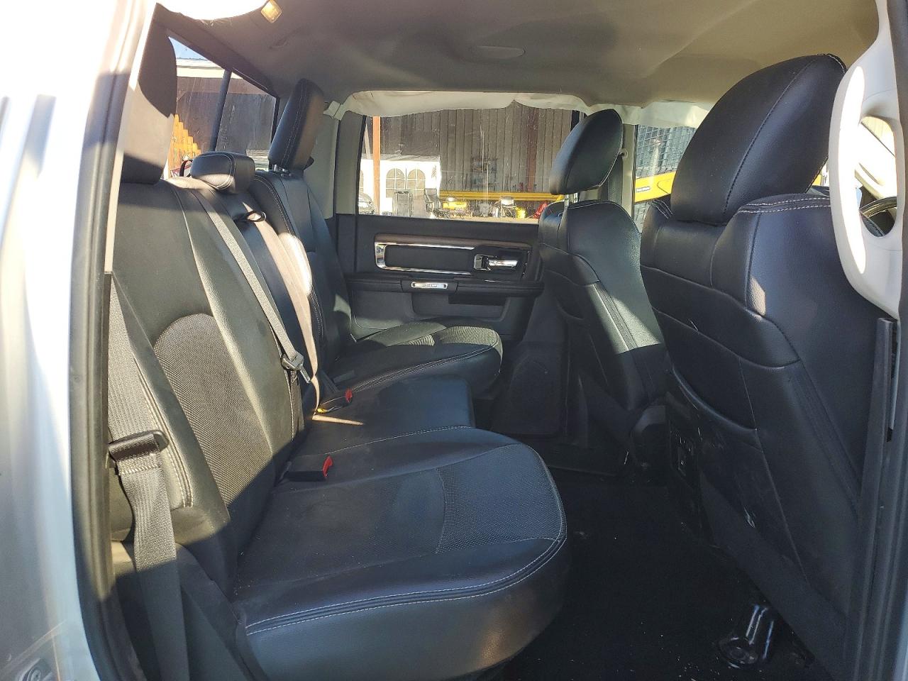2016 RAM 1500 LARAMIE photo 10