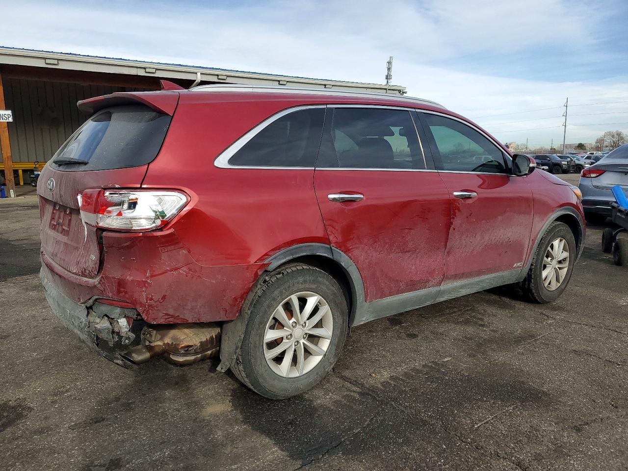 2017 KIA SORENTO LX photo 3