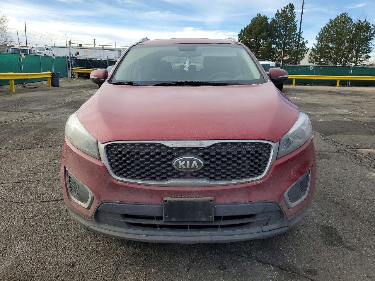 2017 KIA SORENTO LX photo 5