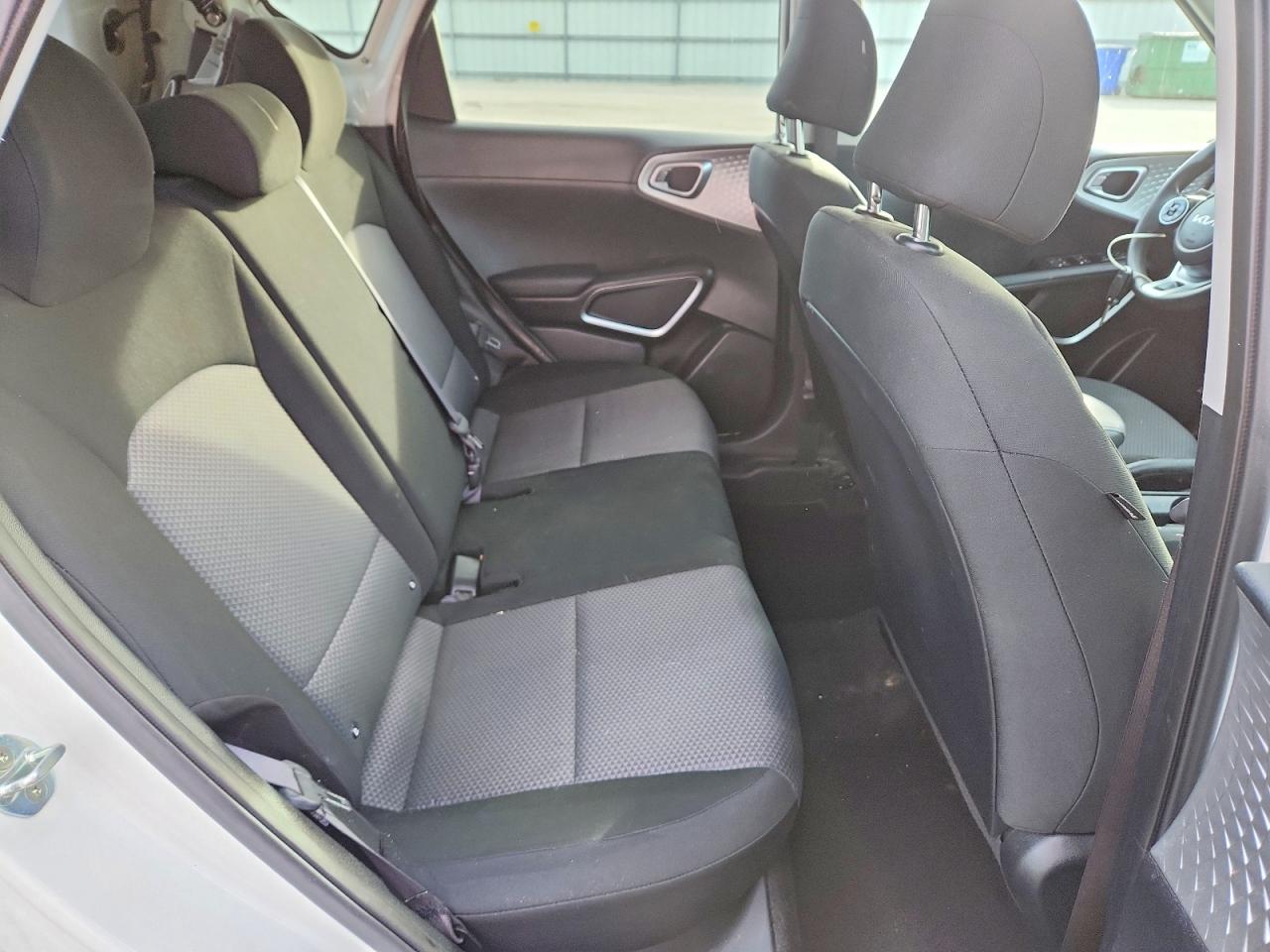 2022 KIA SOUL LX photo 10