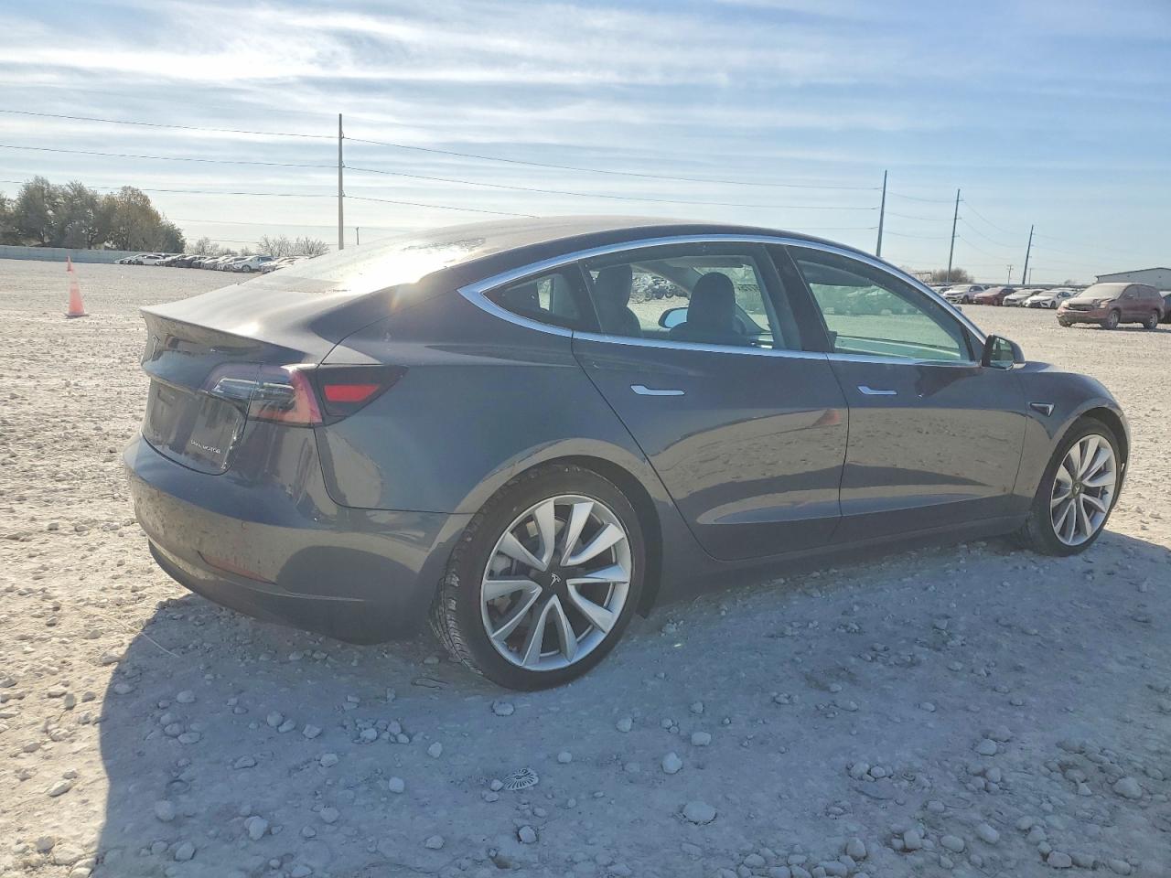 2018 TESLA MODEL 3 photo 3
