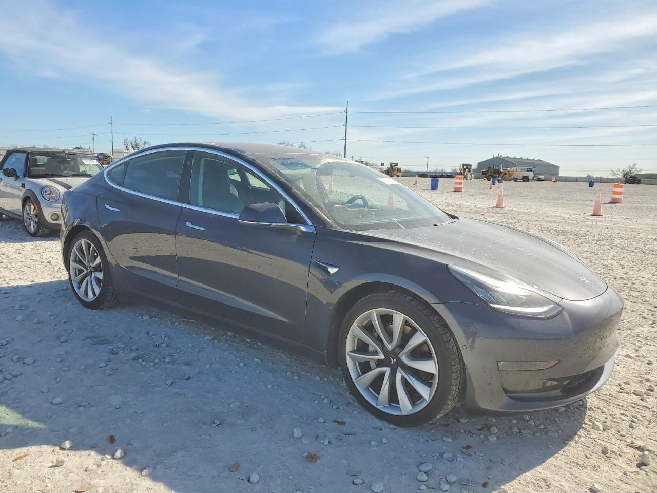 2018 TESLA MODEL 3 photo 4