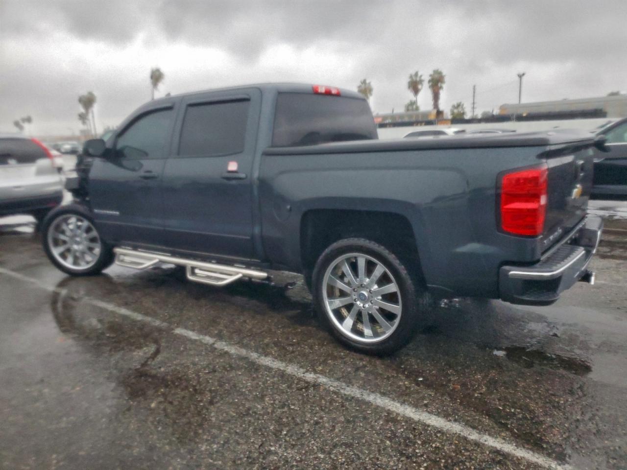 2018 CHEVROLET SILVERADO C1500 LT photo 2