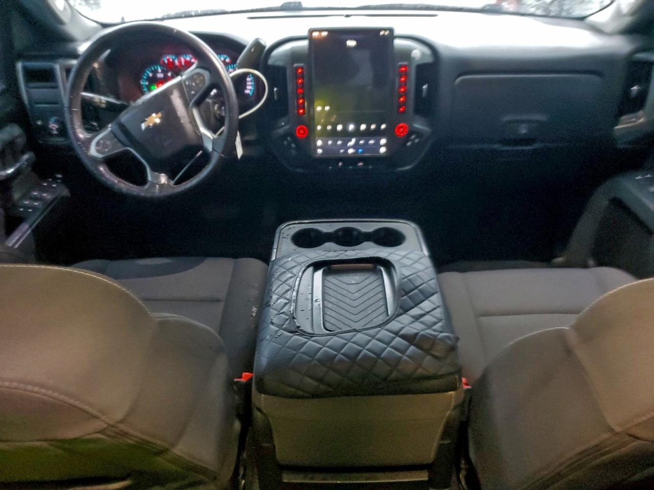2018 CHEVROLET SILVERADO C1500 LT photo 8