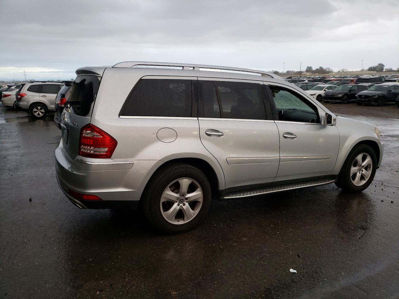 2011 MERCEDES-BENZ GL 450 4MATIC photo 3
