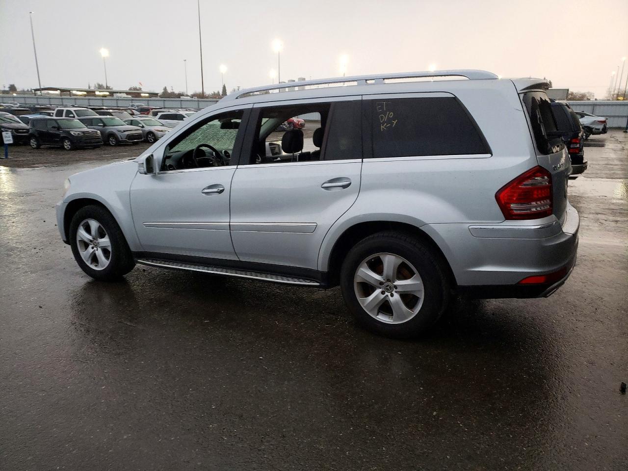 2011 MERCEDES-BENZ GL 450 4MATIC photo 2